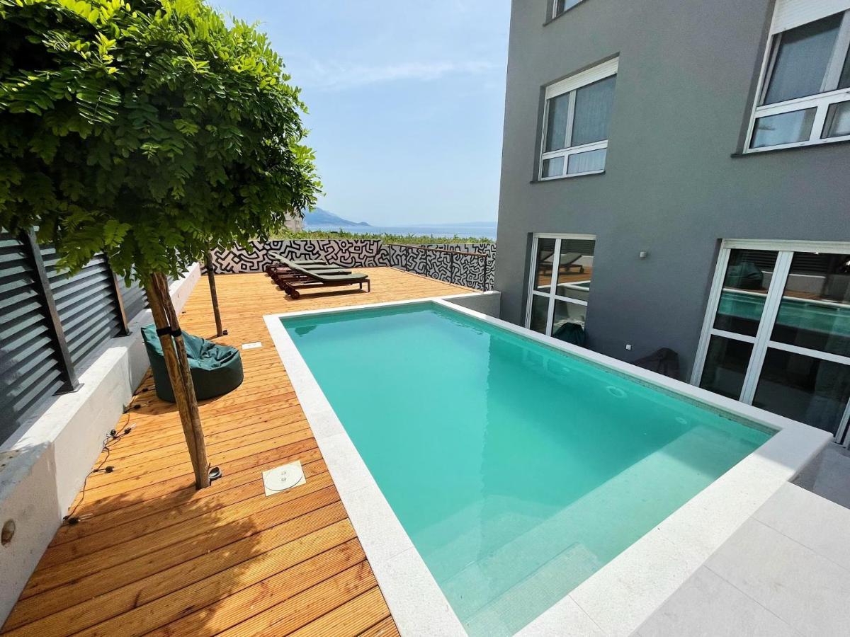 Cozy Seaside Apartment With Pool & Terrace สปลิท ภายนอก รูปภาพ